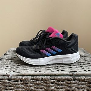 Adidas, size 6.5, girls gym shoe